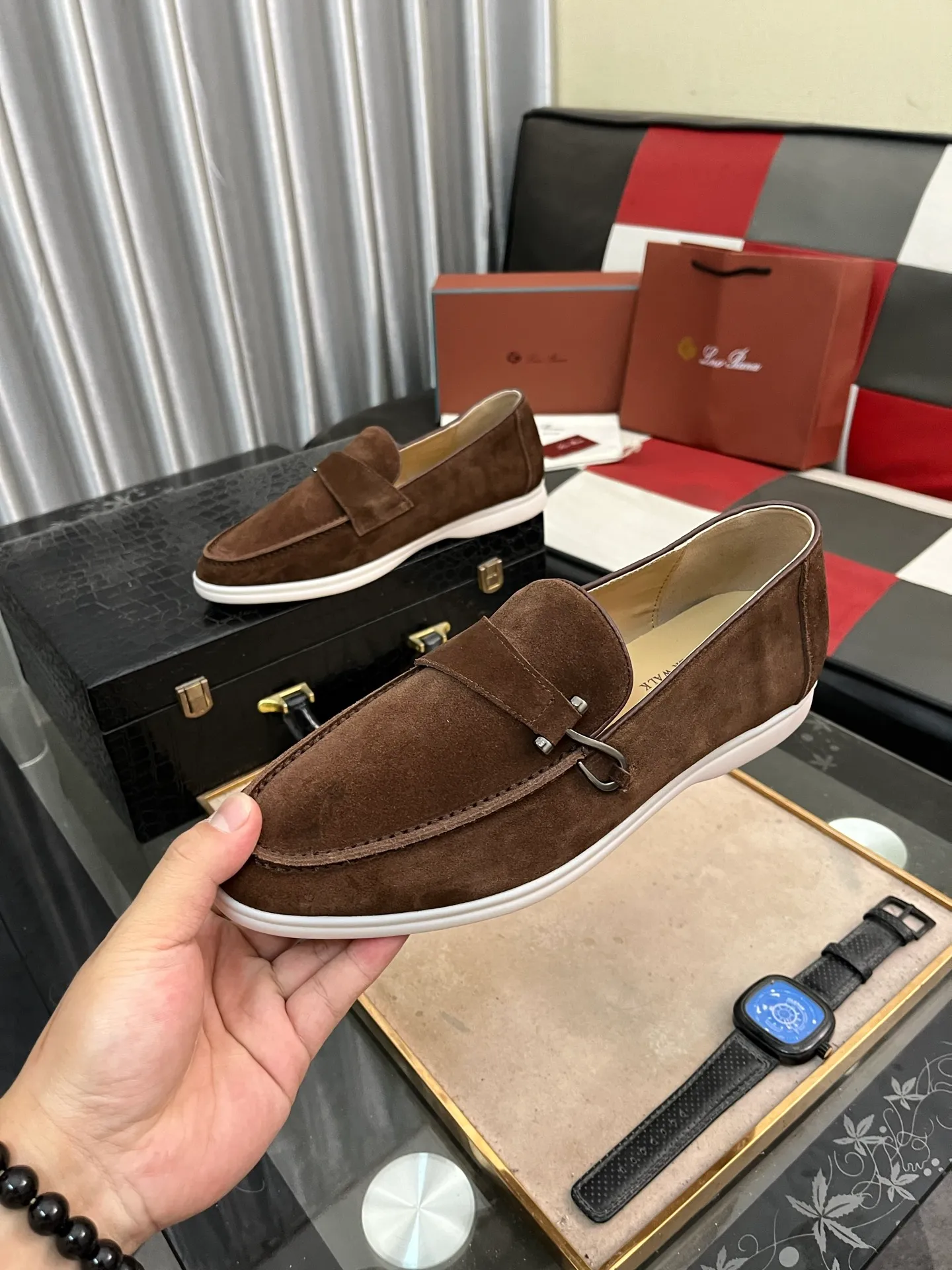 Men's Men's Shoes💰420⌚️⌚️【Loro Piana】LP couple's casual sneakers. Simple and fashionable, the upper is made of cow suede and leather. Sheepskin feet. Custom rubber sole. Size: Female 35-42 (35, 41, 42, 43 customized are non-refundable) Male 38-46 (45, 46 customized)